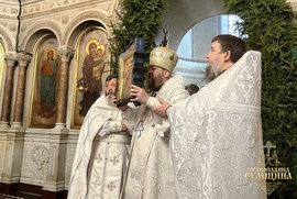 фото Богослужіння Навечір'я Різдва Христового відбулися у кафедральному соборі Сум