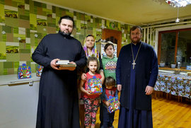 фото Лебединський благочинний привітав багатодітні родини священників з Різдвом Христовим