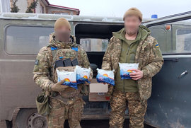 фото Хрестовоздвиженська православна громада Сум відправила воїнам ЗСУ 250 пар хімічних грілок