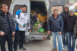 фото Лебединська православна громада передала півтори тонни продуктів для ЗСУ