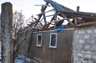 Окупанти обстрілом зруйнували будинок священника в Ямному Сумської області