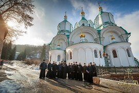 фото Студенти СДС молилися за онкохворих дітей у Святогірській Лаврі