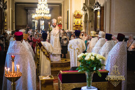 фото Вечірню Великодня очолив Архіпастир