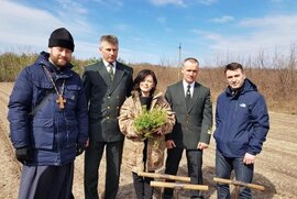 фото Клірик Сумської єпархії протоієрей Роман Кулішов долучився до акції «Майбутнє лісу у твоїх руках»