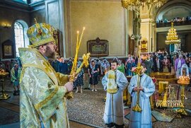 фото Недільні богослужіння у соборі очолив митрополит Євлогій