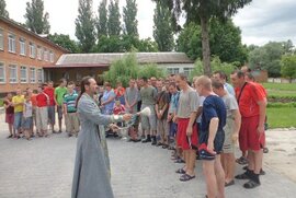 фото У Міжнародний день захисту дітей в м. Білопілля священик відвідав дитячий будинок-інтернат