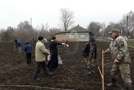 фото На Лебединщині висадили сад на території храму