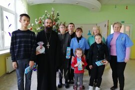 фото Священник привітав дітей реабілітаційного центру с. Рибці з днем Святителя Миколая