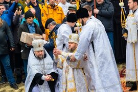 фото На Богоявлення Сумський митрополит освятив воду у Пслі