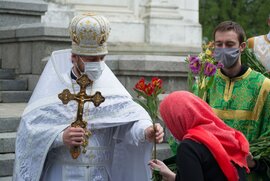 фото Неділя святих жон-мироносиць в Троїцькому архієрейському соборі