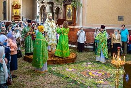 фото Богослужіння на День Святого Духа