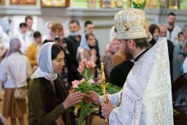 фото День пам'яті святих жон-мироносиць в Троїцькому архієрейському соборі