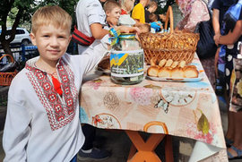 фото На свято Успіння Богородиці православна громада Лебедина зібрала благодійні кошти для потреб ЗСУ
