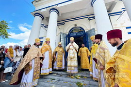 фото Митрополит Євлогій очолив престольні урочистості у Петропавлівському храмі