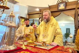 фото Сумський митрополит очолив недільні богослужіння у кафедральному центрі