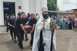 фото У Свято-Димитріївському храмі с.Стецьківка звершено відспівування воїна ЗСУ