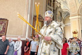 фото Богослужіння у кафедральному соборі очолив митрополит Євлогій