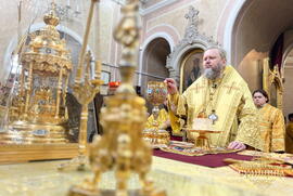 фото Недільні богослужіння очолив Архіпастир