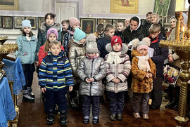 фото У храмі Різдва Богородиці у Білопіллі діточок привітали зі святом Святителя Миколая