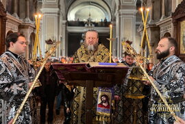 фото Митрополит Євлогій очолив читання Дванадцяти Євангелій Страстей Христових