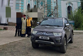 фото Покровська православна громада Охтирки передала автомобіль бойовим медикам