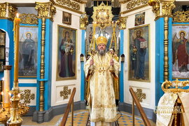фото Сумський архіпастир очолив престольне свято Петропавлівського храму міста Суми