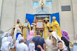 фото Престольне свято Тихонівського храму в селі Нижня Сироватка