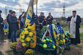 фото На могилах загиблих воїнів у Сумах звершено панахиди у 40-й день після їхньої смерті