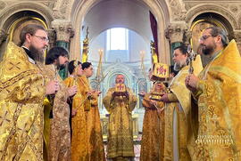 фото Сумський митрополит очолив богослужіння воскресного дня